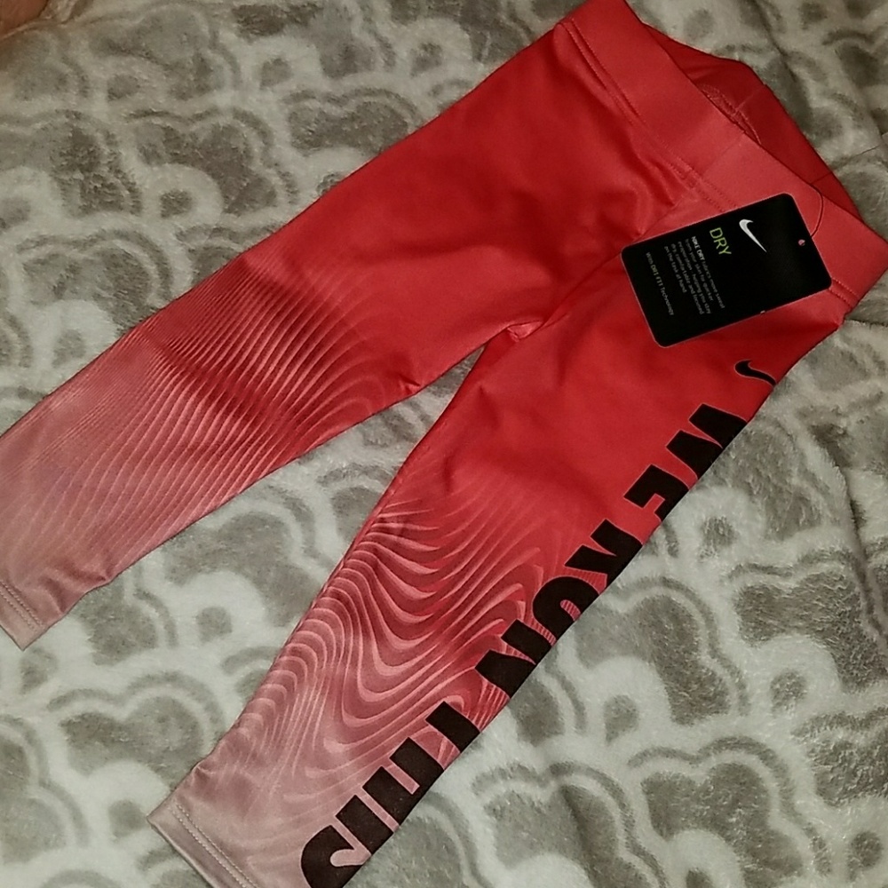 🆕 Nike Dry Fit WE RUN THIS